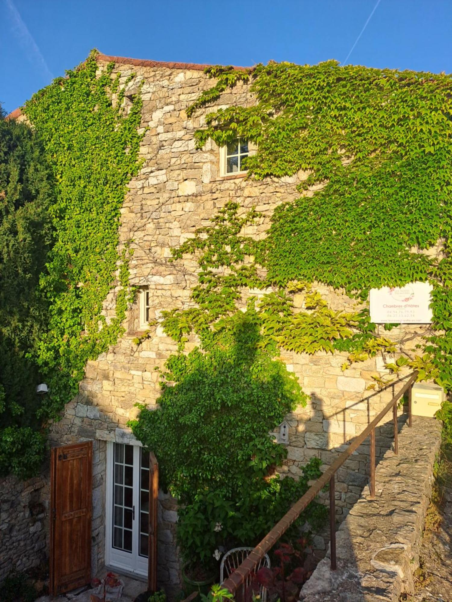 Les Roses Tremieres Bed & Breakfast Bargeme Exterior photo